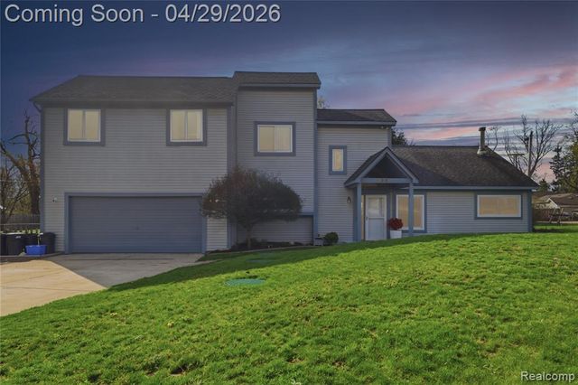 3357 Giddings Boulevard, Highland, MI 48356