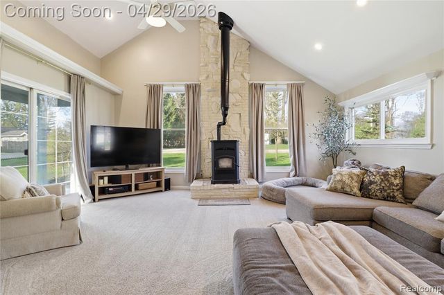 3357 Giddings Boulevard, Highland, MI 48356