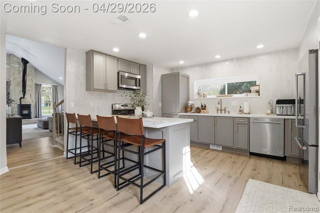 3357 Giddings Boulevard, Highland, MI 48356