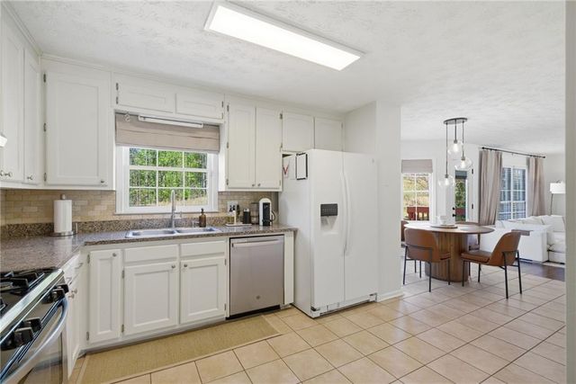 3366 Woodlaurel Drive, Snellville, GA 30078