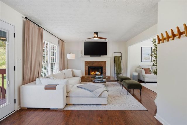 3366 Woodlaurel Drive, Snellville, GA 30078