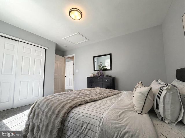 205 CASTLETON CT, Pennington, NJ 08534