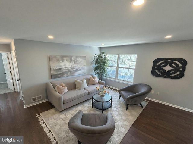 205 CASTLETON CT, Pennington, NJ 08534