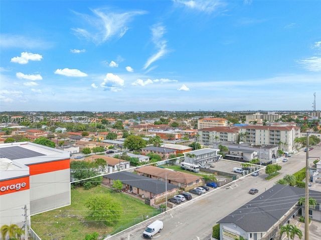 NW 5th st, Hialeah, FL 33010