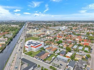 NW 5th st, Hialeah, FL 33010