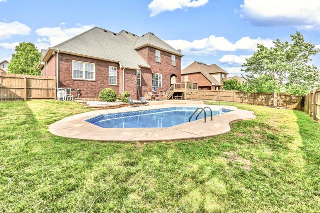 420 Carson Bailey Ct, Clarksville, TN 37043