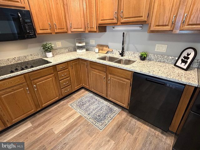 142 SUNFLOWER DR, Hagerstown, MD 21740