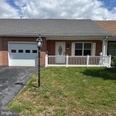 142 SUNFLOWER DR, Hagerstown, MD 21740