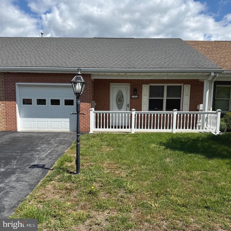 142 SUNFLOWER DR, Hagerstown, MD 21740