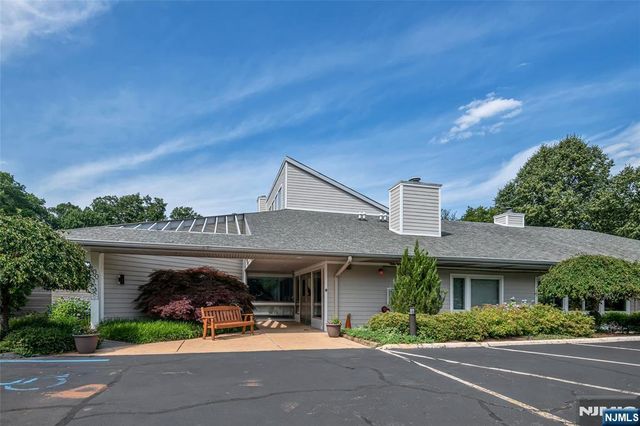 77 Sunset Court, Mahwah, NJ 07430