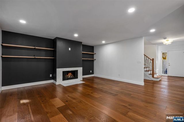77 Sunset Court, Mahwah, NJ 07430