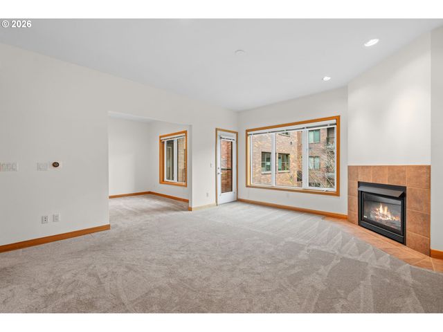 300 W 8TH St 305, Vancouver, WA 98660