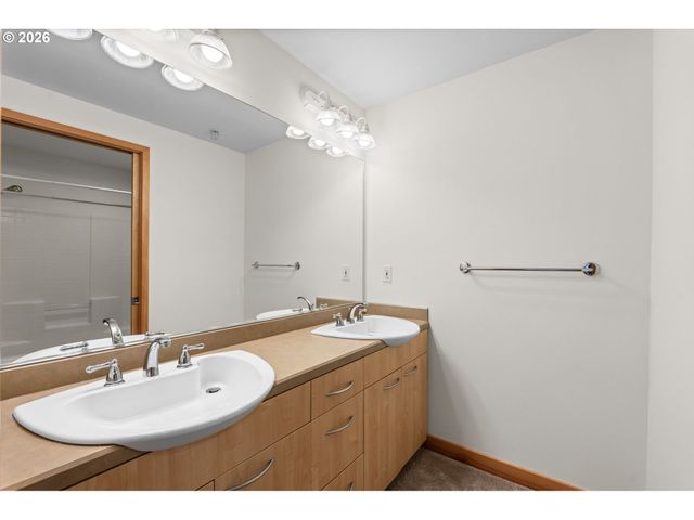 300 W 8TH St 305, Vancouver, WA 98660