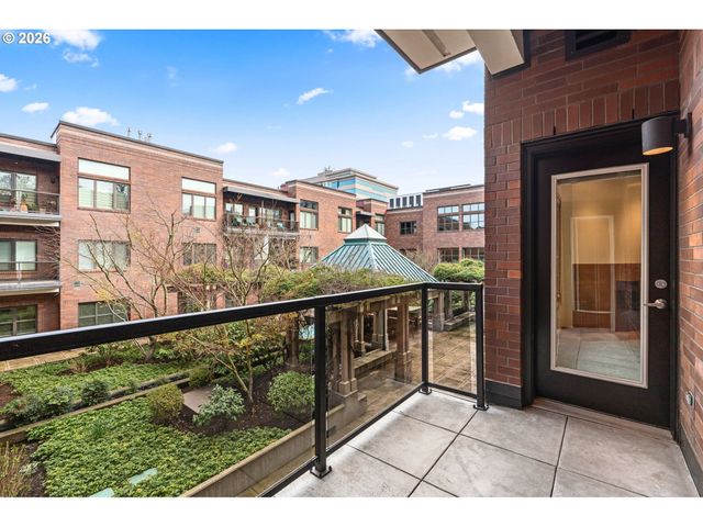 300 W 8TH St 305, Vancouver, WA 98660