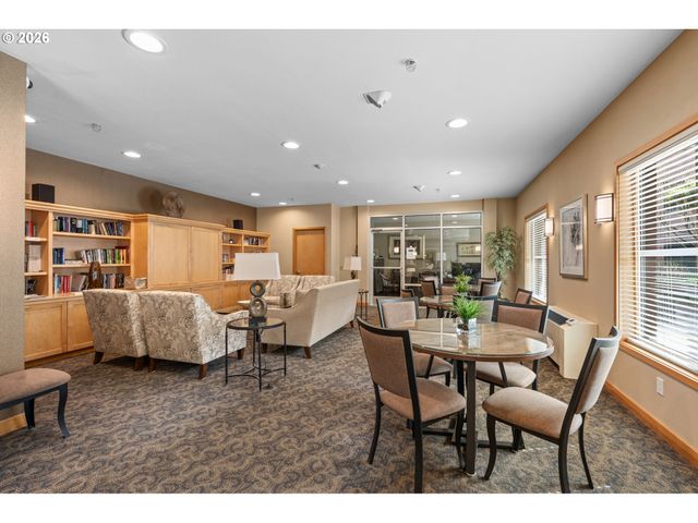 300 W 8TH St 305, Vancouver, WA 98660