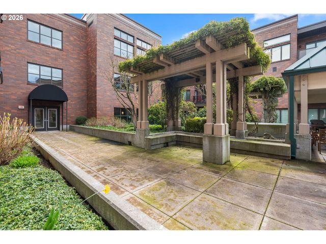 300 W 8TH St 305, Vancouver, WA 98660