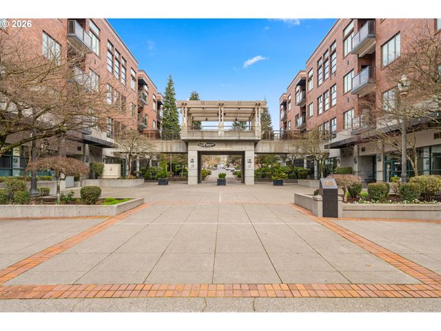 300 W 8TH St 305, Vancouver, WA 98660