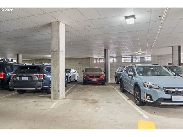 300 W 8TH St 305, Vancouver, WA 98660