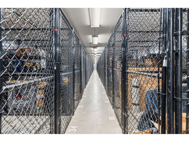 300 W 8TH St 305, Vancouver, WA 98660