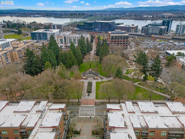 300 W 8TH St 305, Vancouver, WA 98660