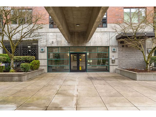 300 W 8TH St 305, Vancouver, WA 98660