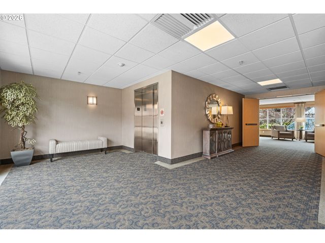 300 W 8TH St 305, Vancouver, WA 98660