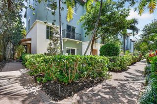 27 NW Hawthorne Place, Boca Raton, FL 33432