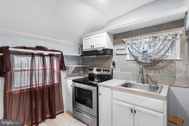 3 BEVERLY AVE, Lansdowne, PA 19050