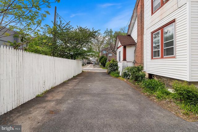 3 BEVERLY AVE, Lansdowne, PA 19050
