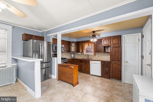 3 BEVERLY AVE, Lansdowne, PA 19050