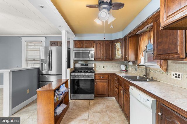 3 BEVERLY AVE, Lansdowne, PA 19050