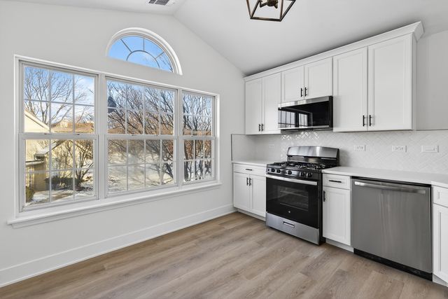 403 Cromwell Circle 2, Bartlett, IL 60103