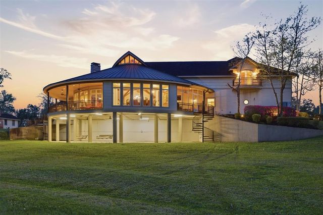 1046 Hollis Road, Westlake, LA 70669