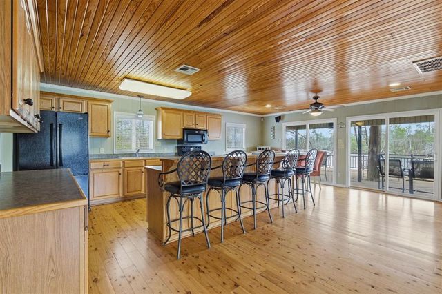 1046 Hollis Road, Westlake, LA 70669