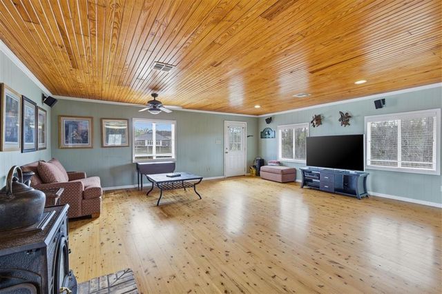 1046 Hollis Road, Westlake, LA 70669