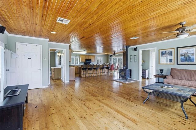 1046 Hollis Road, Westlake, LA 70669