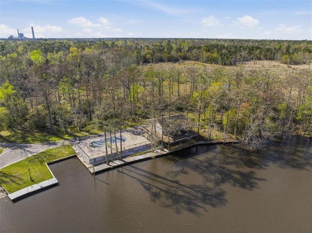 1046 Hollis Road, Westlake, LA 70669