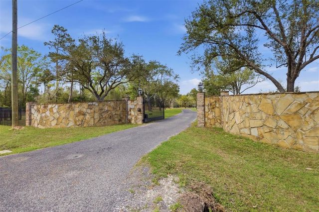 1046 Hollis Road, Westlake, LA 70669