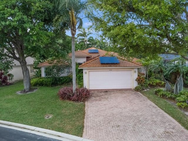 2534 Egret Lake Drive, Greenacres, FL 33413