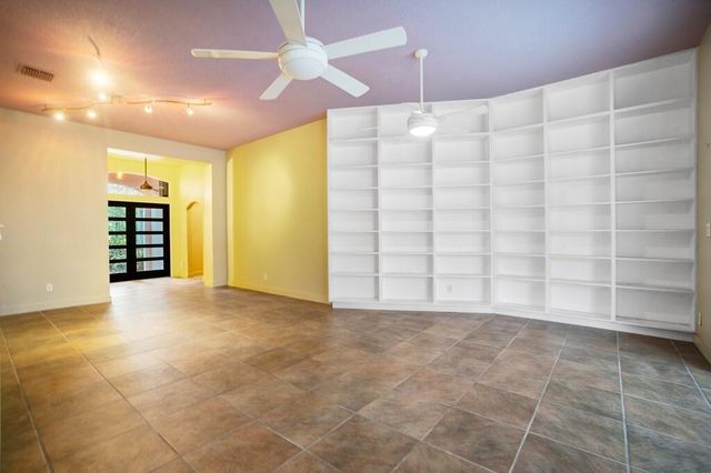 2534 Egret Lake Drive, Greenacres, FL 33413