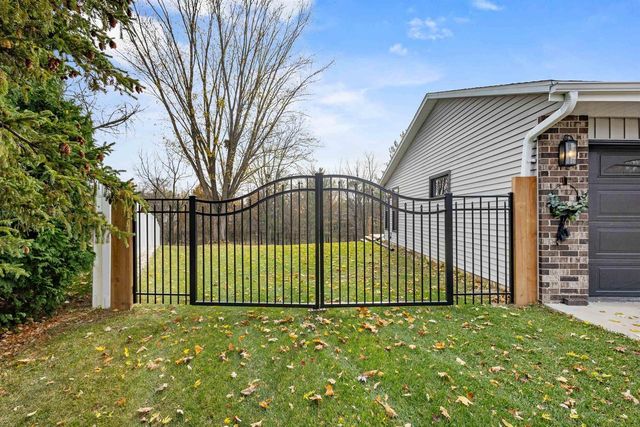 4228 Park View Drive, Janesville, WI 53546