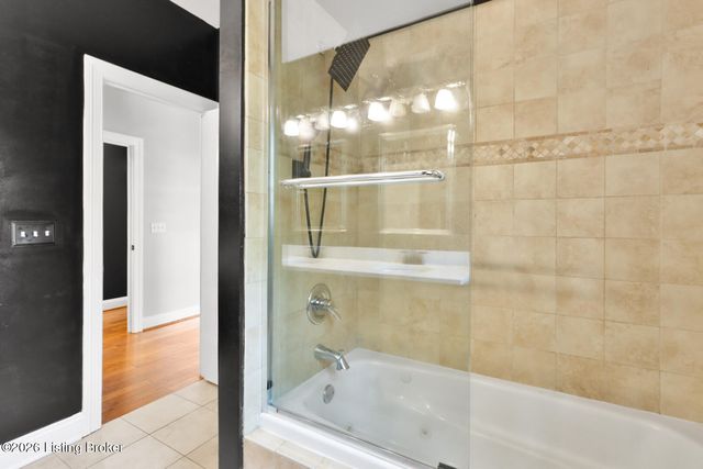 927 Cherokee Rd 5 E, Louisville, KY 40204