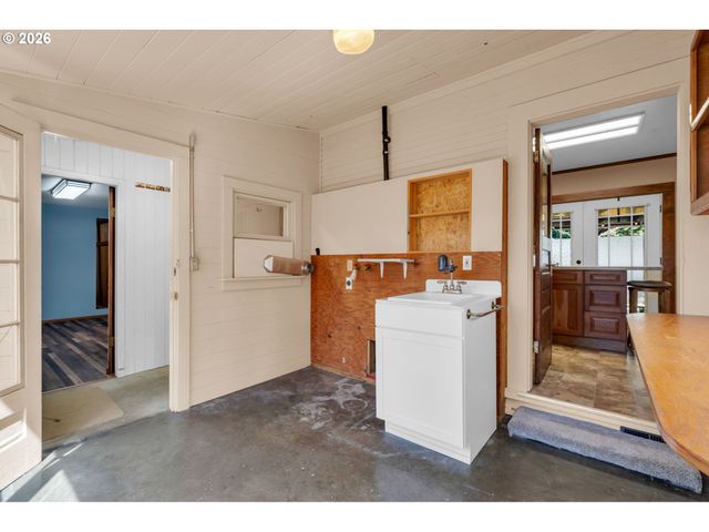 1235 C St, Washougal, WA 98671