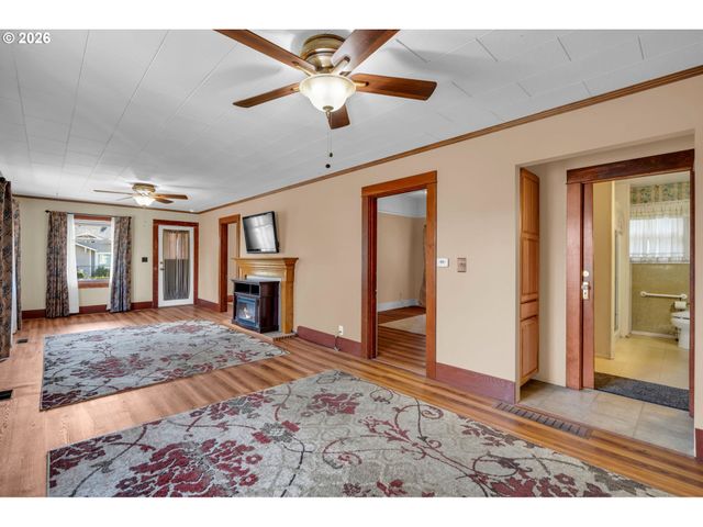 1235 C St, Washougal, WA 98671