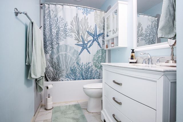 4827 E 1040 N, Demotte, IN 46310