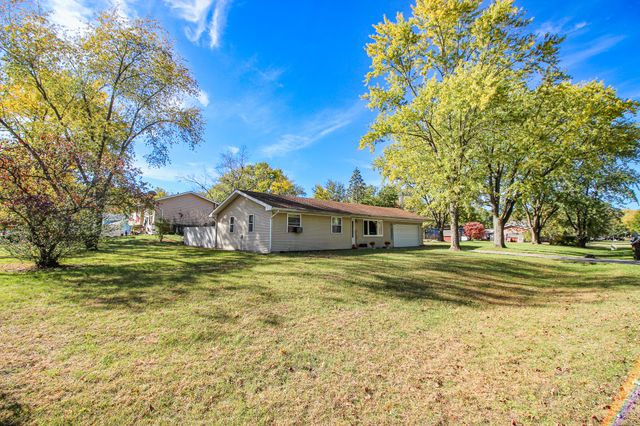 4827 E 1040 N, Demotte, IN 46310