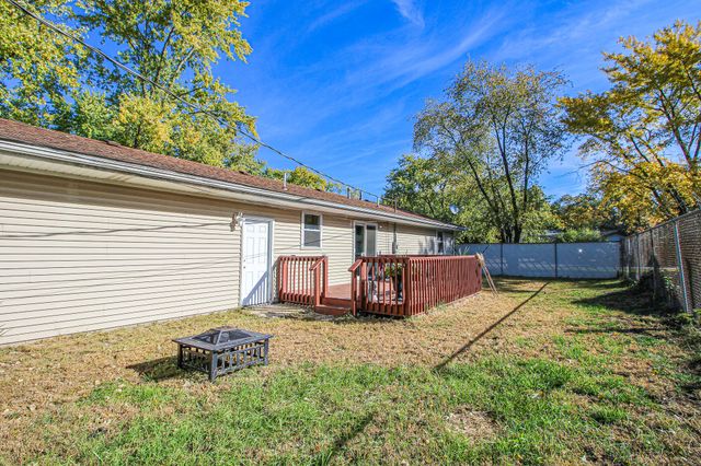 4827 E 1040 N, Demotte, IN 46310