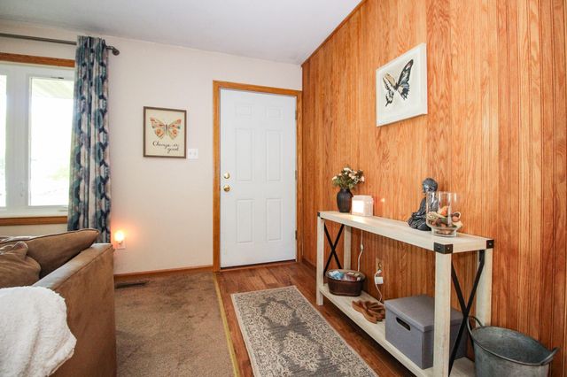 4827 E 1040 N, Demotte, IN 46310