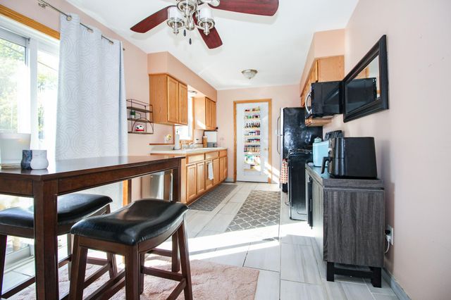 4827 E 1040 N, Demotte, IN 46310