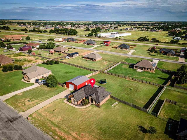 93 NE Simmons Cir, Fletcher, OK 73541